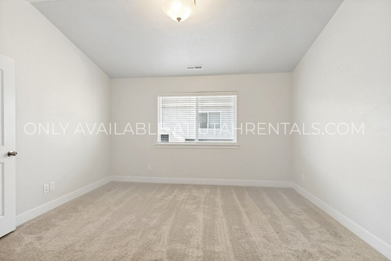 Stunning 4-Bedroom Home in Lehi property image