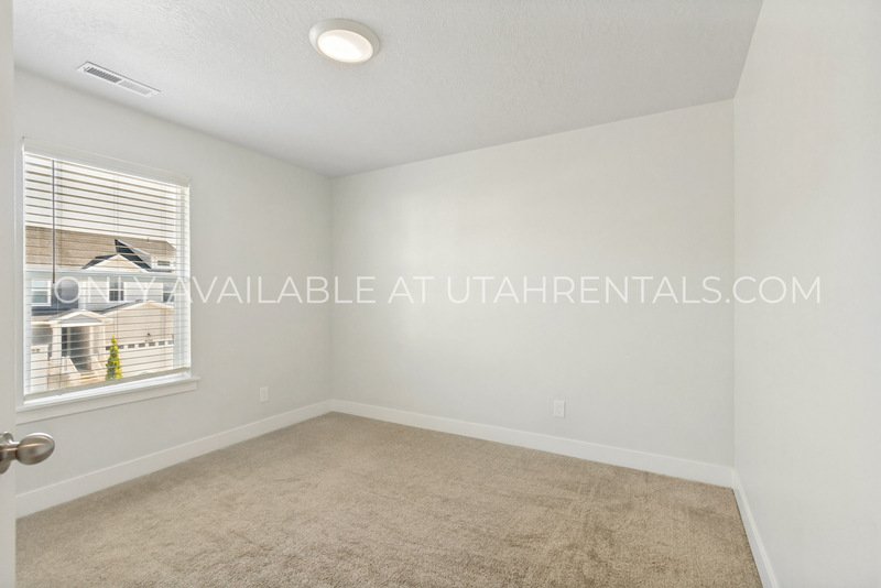Stunning 4-Bedroom Home in Lehi property image