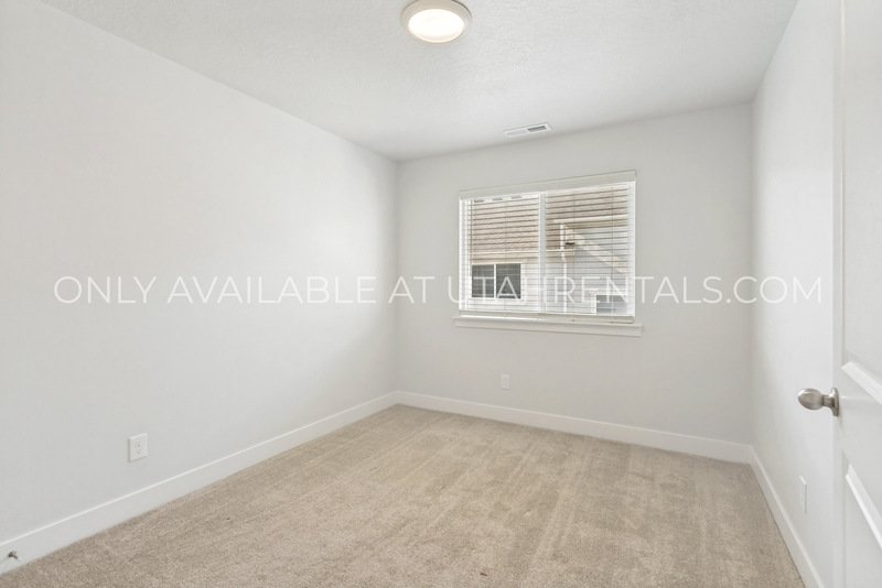 Stunning 4-Bedroom Home in Lehi property image