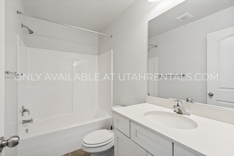 Stunning 4-Bedroom Home in Lehi property image