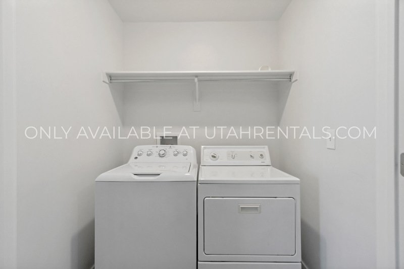 Stunning 4-Bedroom Home in Lehi property image