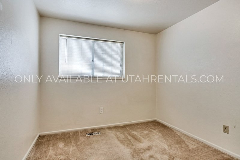 3 Bed, 1 Bath Garden-Level Apartment in the Heart of Pleasant Grove! property image
