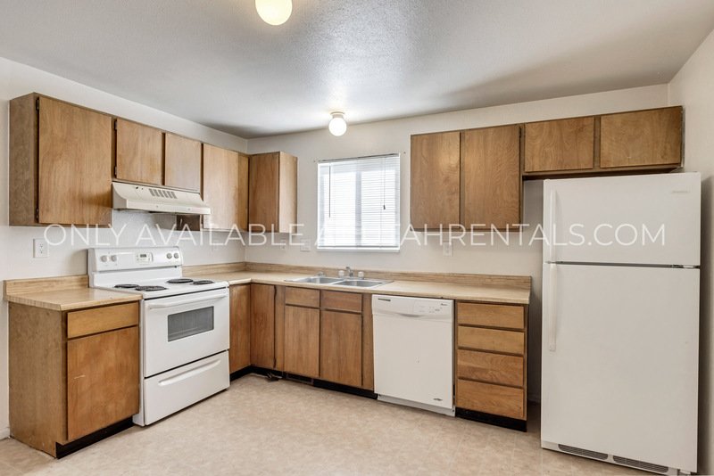 3 Bed, 1 Bath Garden-Level Apartment in the Heart of Pleasant Grove! property image