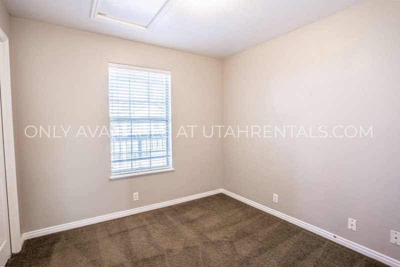 Charming 2-Bed Condo in Provo – Great Location! property image