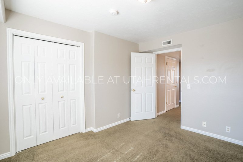 Charming 2-Bed Condo in Provo – Great Location! property image