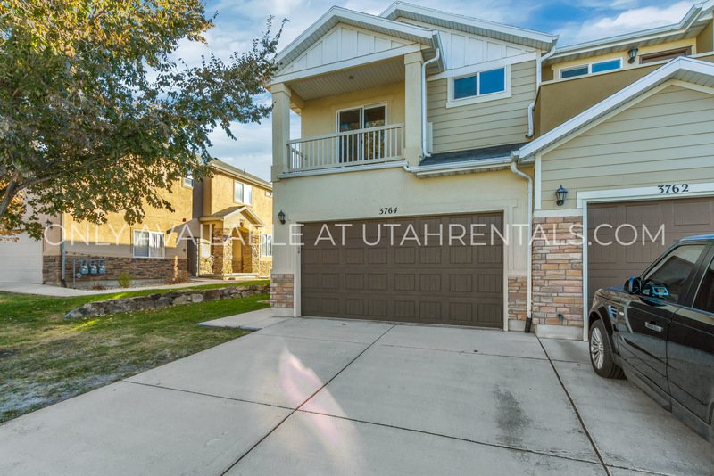 Stunning Lehi End-Unit Townhouse with Mountain Views! property image