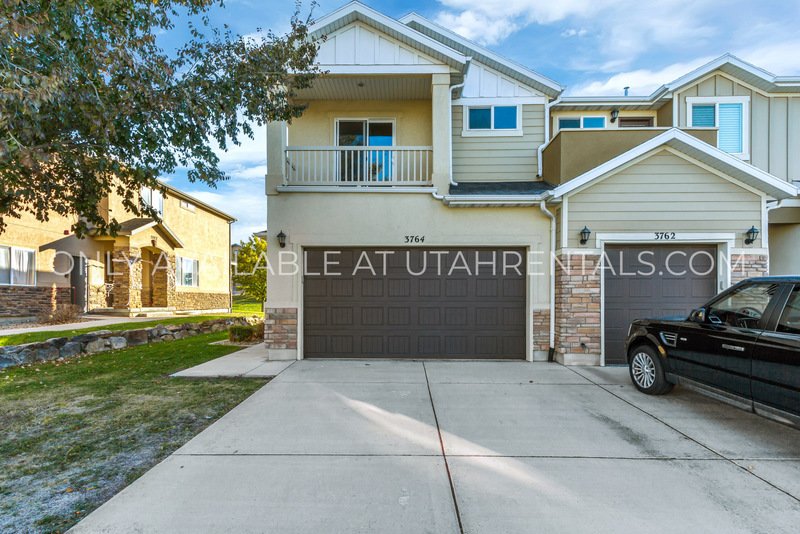 Stunning Lehi End-Unit Townhouse with Mountain Views! property image