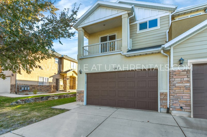 Stunning Lehi End-Unit Townhouse with Mountain Views! property image