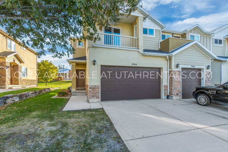 Stunning Lehi End-Unit Townhouse with Mountain Views! property image