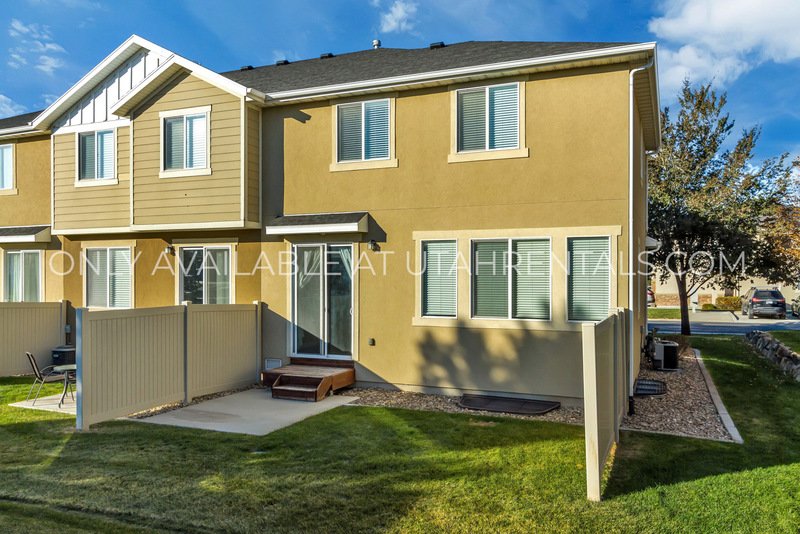 Stunning Lehi End-Unit Townhouse with Mountain Views! property image