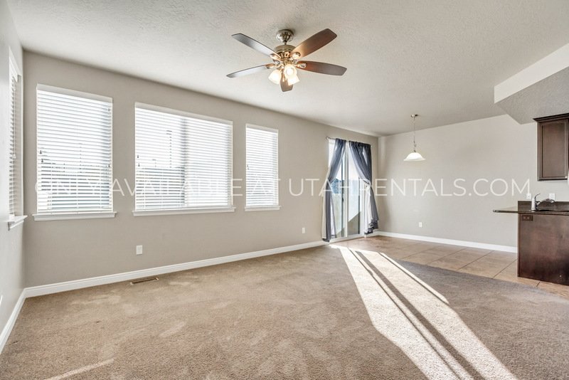 Stunning Lehi End-Unit Townhouse with Mountain Views! property image
