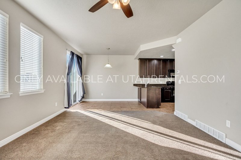 Stunning Lehi End-Unit Townhouse with Mountain Views! property image