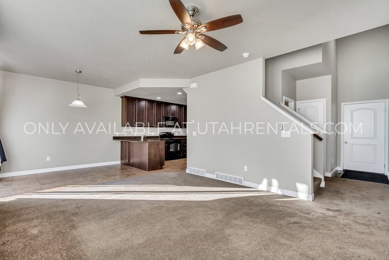Stunning Lehi End-Unit Townhouse with Mountain Views! property image