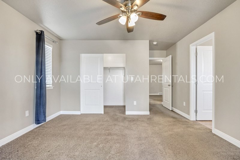 Stunning Lehi End-Unit Townhouse with Mountain Views! property image