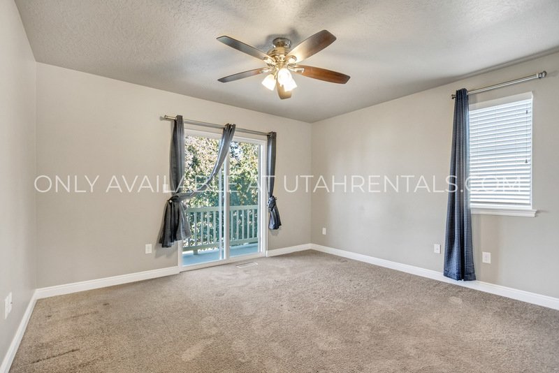 Stunning Lehi End-Unit Townhouse with Mountain Views! property image