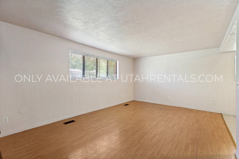 $600 OFF!! Multi-Level 2 Bed in Midvale! Minutes to I-15 + Carport + Pet Friendly property image