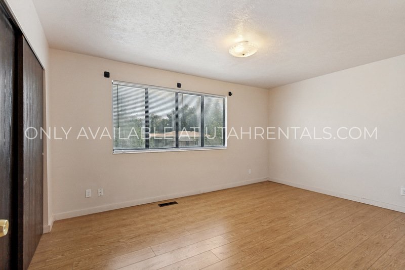 $600 OFF!! Multi-Level 2 Bed in Midvale! Minutes to I-15 + Carport + Pet Friendly property image