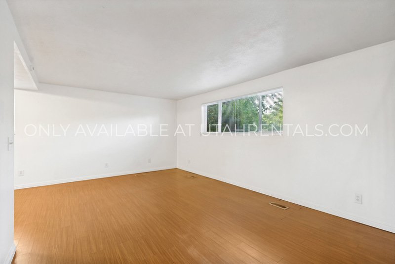 ONE MONTH FREE! Charming & Convenient Midvale Living! property image