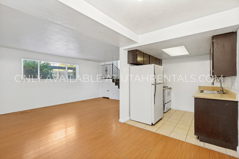 ONE MONTH FREE! Charming & Convenient Midvale Living! property image