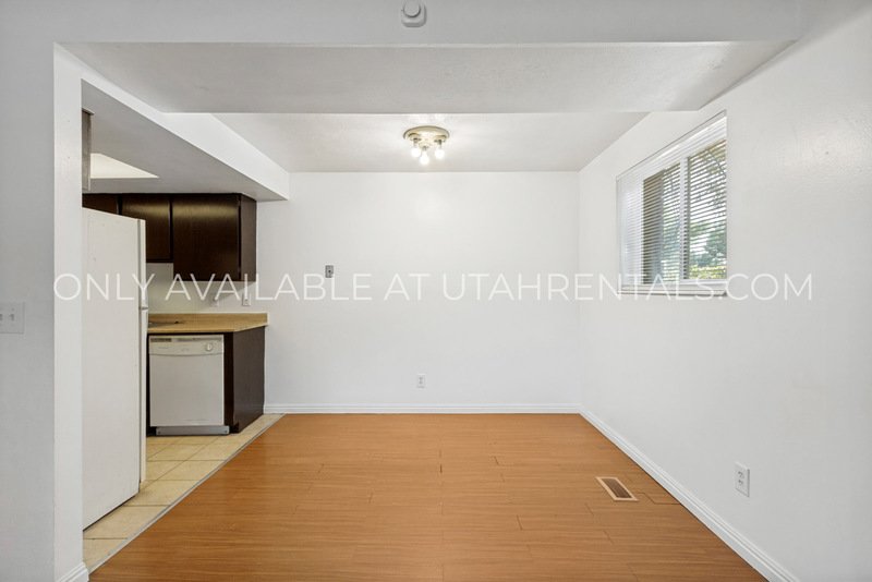 ONE MONTH FREE! Charming & Convenient Midvale Living! property image