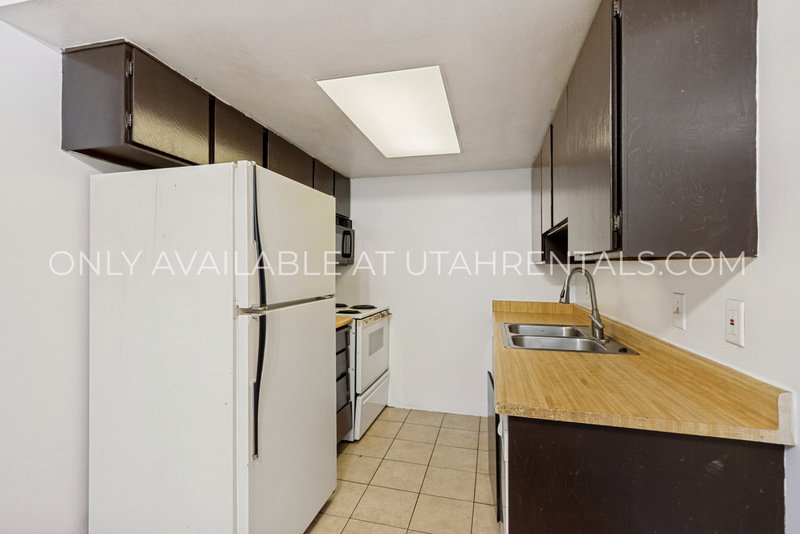 ONE MONTH FREE! Charming & Convenient Midvale Living! property image