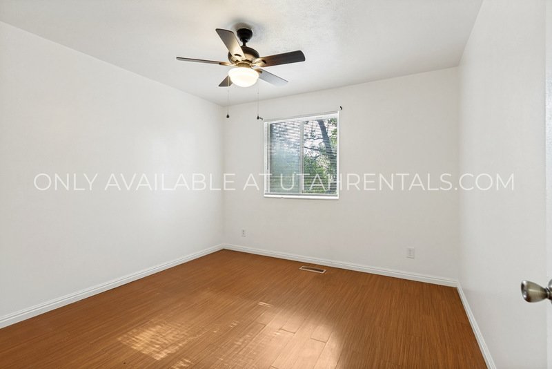 ONE MONTH FREE! Charming & Convenient Midvale Living! property image