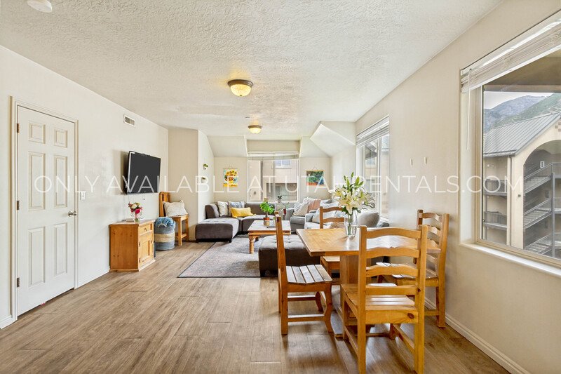 Three Private Bedrooms Available in First Floor Apartment property image
