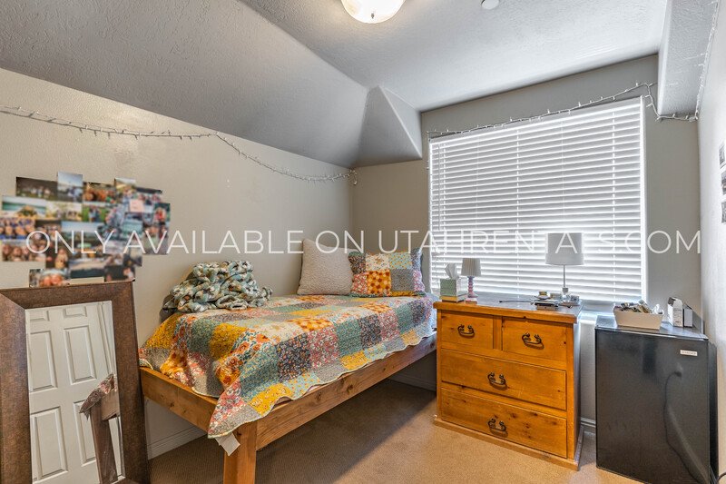 Three Private Bedrooms Available in First Floor Apartment property image