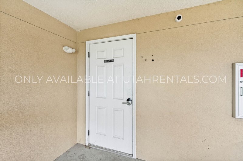 Three Private Bedrooms Available in First Floor Apartment property image