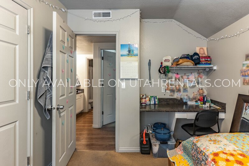Three Private Bedrooms Available in First Floor Apartment property image