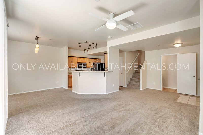 PET FRIENDLY West Jordan Townhouse property image
