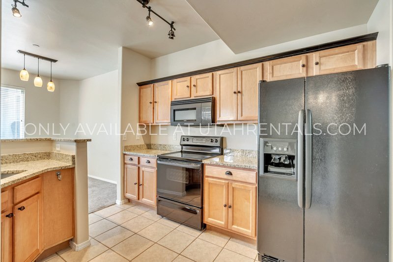 PET FRIENDLY West Jordan Townhouse property image