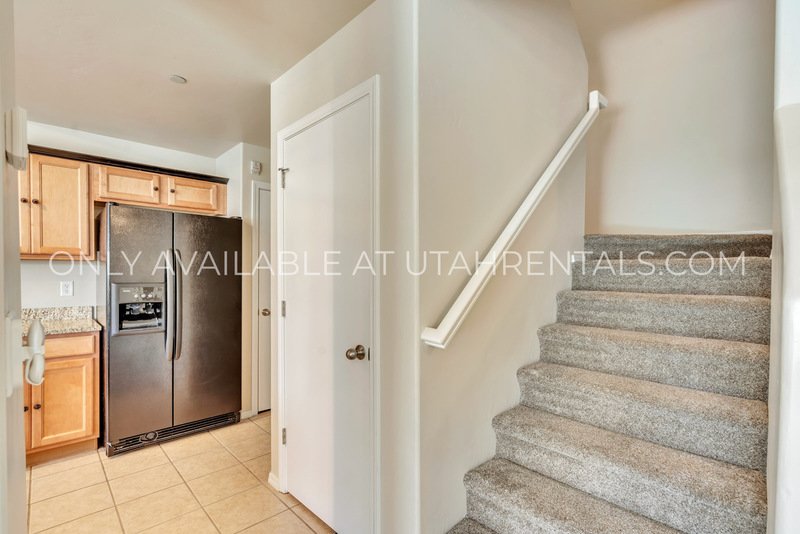 PET FRIENDLY West Jordan Townhouse property image