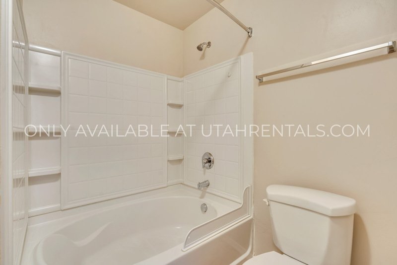 PET FRIENDLY West Jordan Townhouse property image