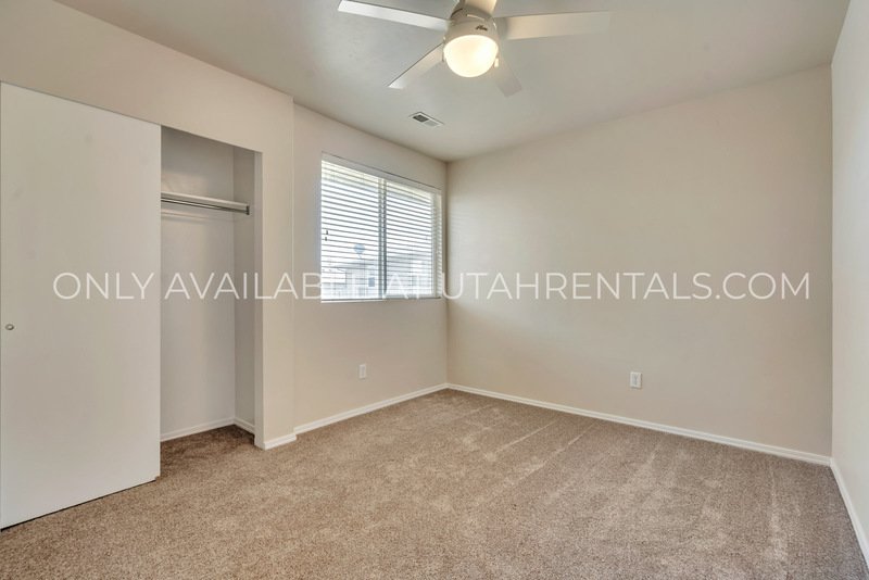 PET FRIENDLY West Jordan Townhouse property image