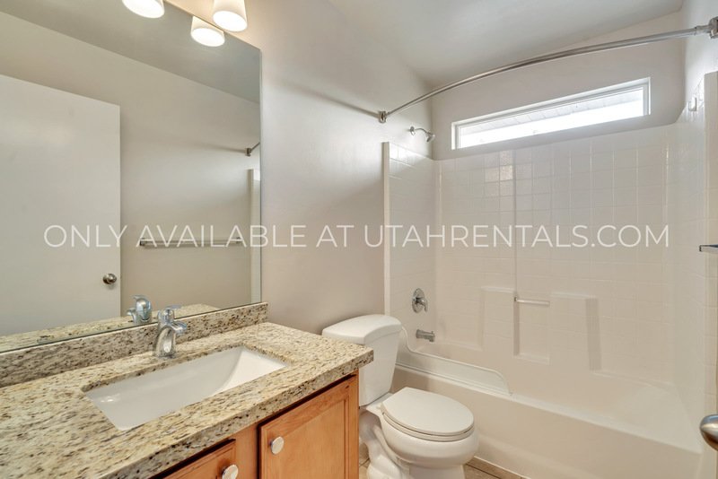 PET FRIENDLY West Jordan Townhouse property image