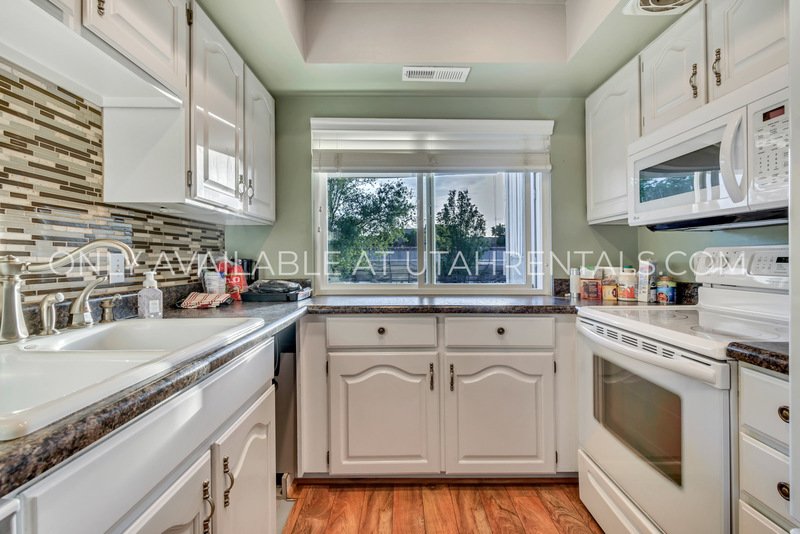 Beautiful Condo in Gated Community in Murray! property image
