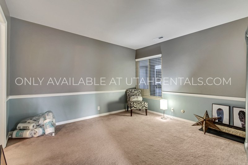Beautiful Condo in Gated Community in Murray! property image