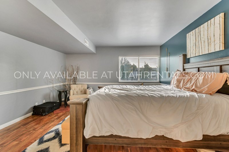 Beautiful Condo in Gated Community in Murray! property image