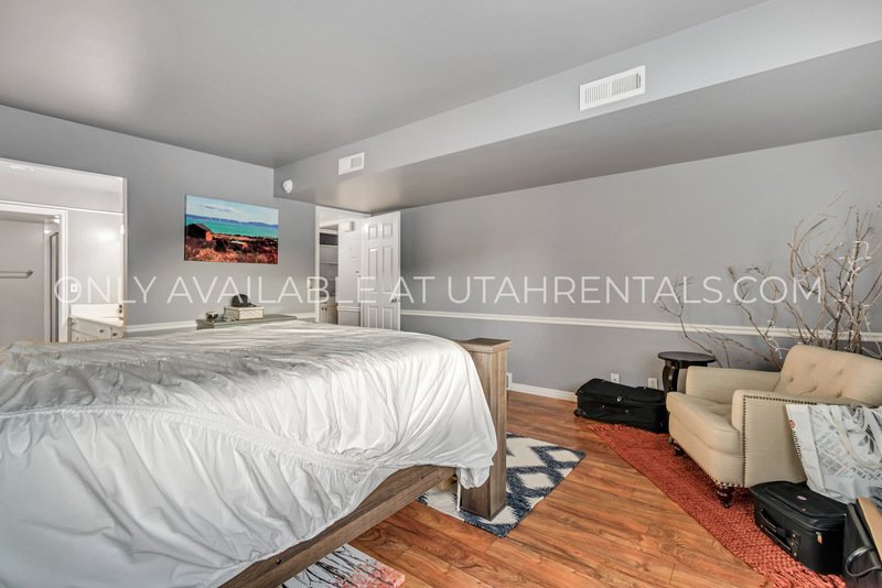 Beautiful Condo in Gated Community in Murray! property image