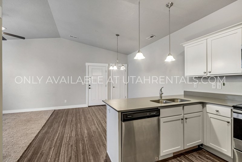 Condo in The Preserve at Water's Edge property image