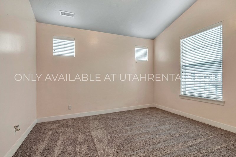 Condo in The Preserve at Water's Edge property image