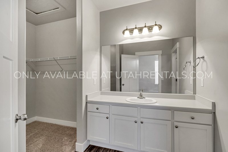 Condo in The Preserve at Water's Edge property image