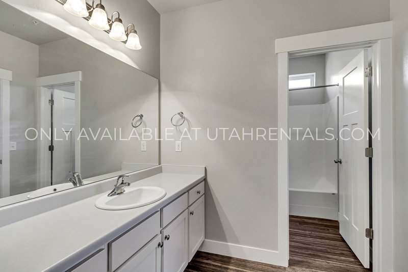 Condo in The Preserve at Water's Edge property image