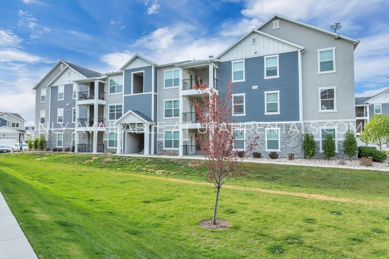 Condo in The Preserve at Water's Edge property image