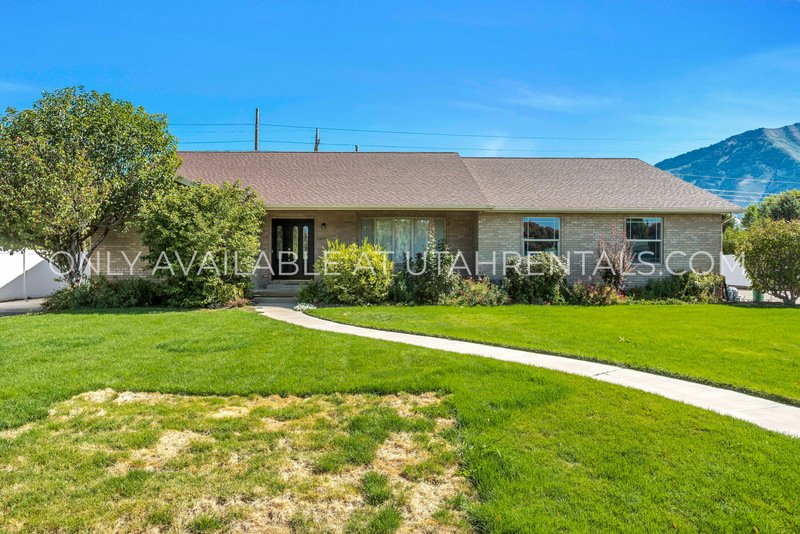Spacious Basement Unit In Mapleton Home property image