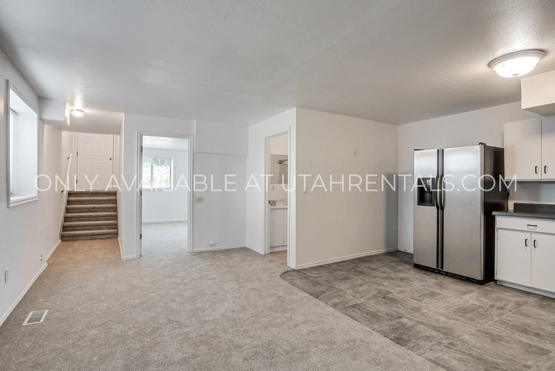 Spacious Basement Unit In Mapleton Home property image