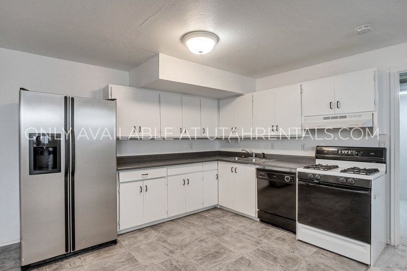 Spacious Basement Unit In Mapleton Home property image