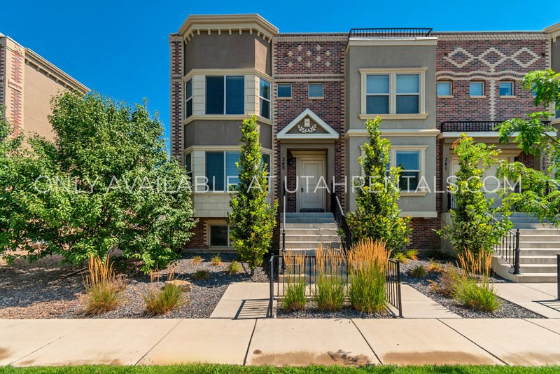 3 Beds | 2.5 Baths | 1,252 Sq Ft | Attached Garage | Spanish Fork, UT property image