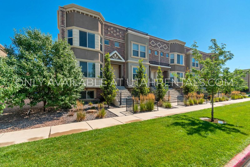3 Beds | 2.5 Baths | 1,252 Sq Ft | Attached Garage | Spanish Fork, UT property image
